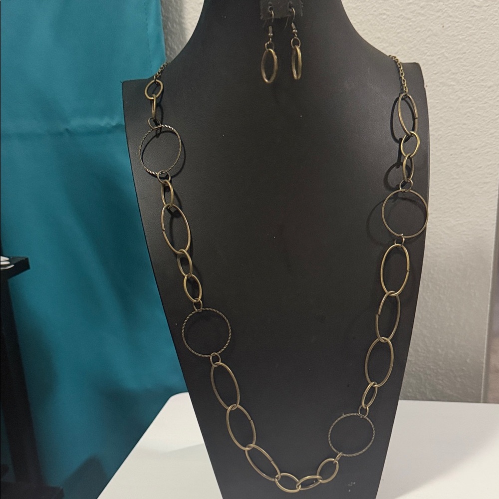 Reposh   paparazzi Gold-Tone Oval Link Necklace with Matching Earrings
